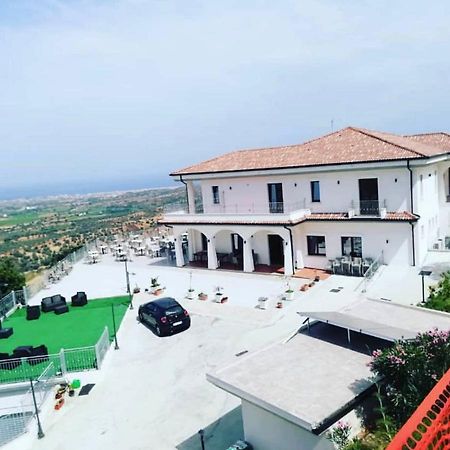 Aquila D'Oro Hotel Ciro Exterior foto