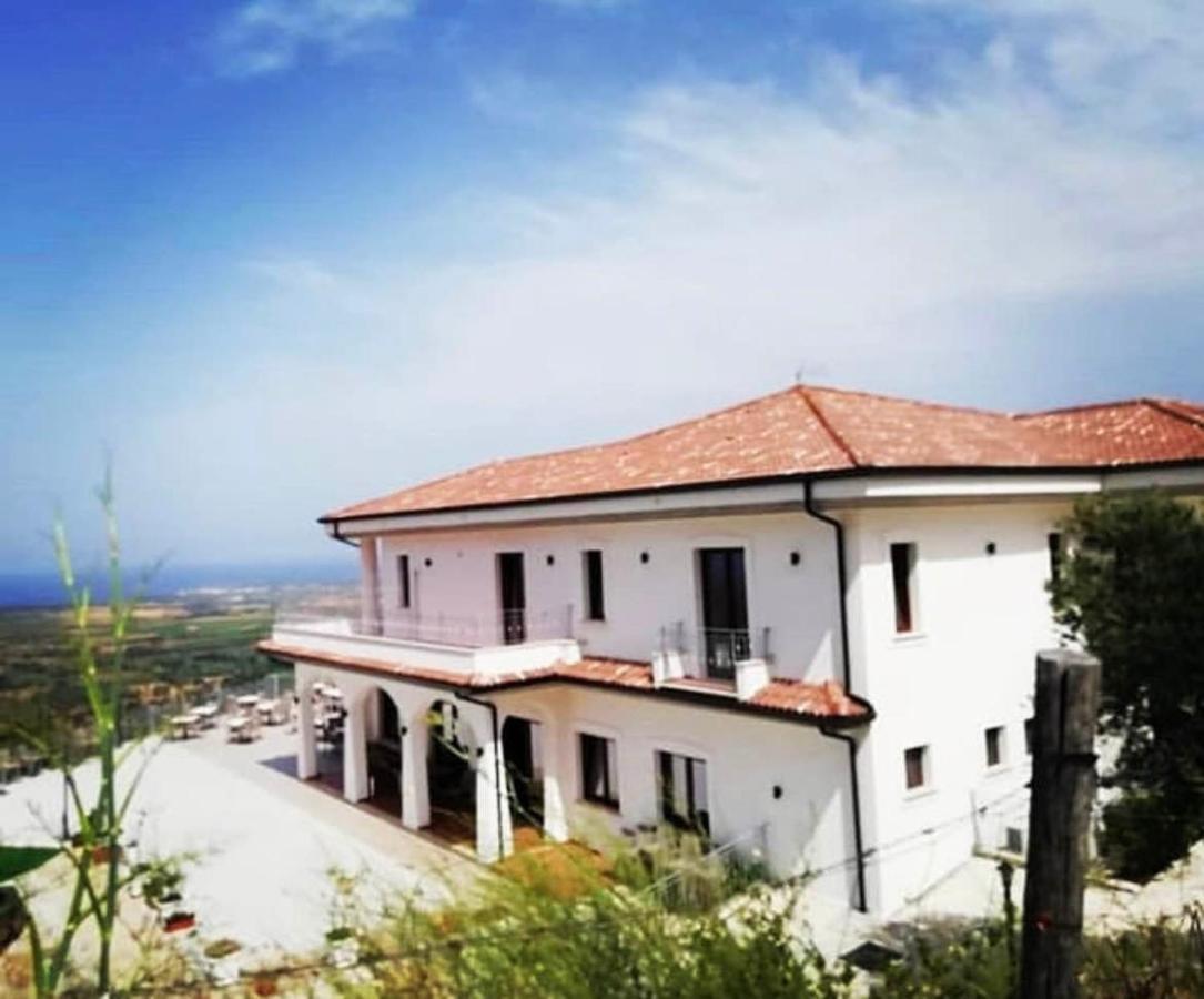 Aquila D'Oro Hotel Ciro Exterior foto